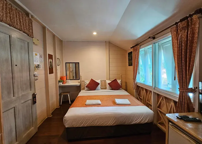 홈스테이 Samsen Sam Place 방콕