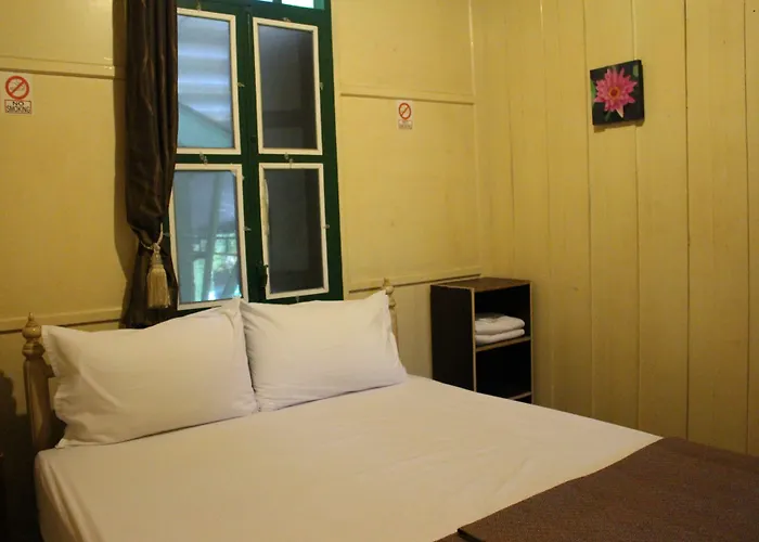 홈스테이 Samsen Sam Place *
