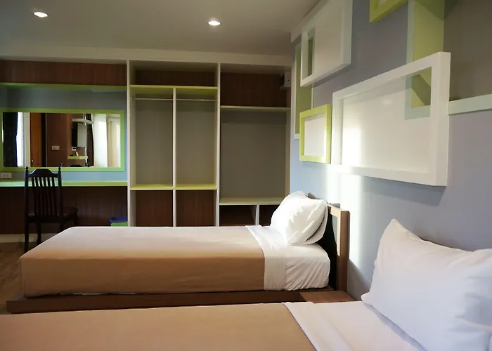 Samsen Sam Place