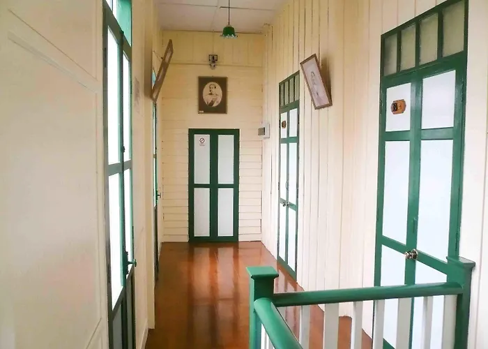 홈스테이 Samsen Sam Place 방콕