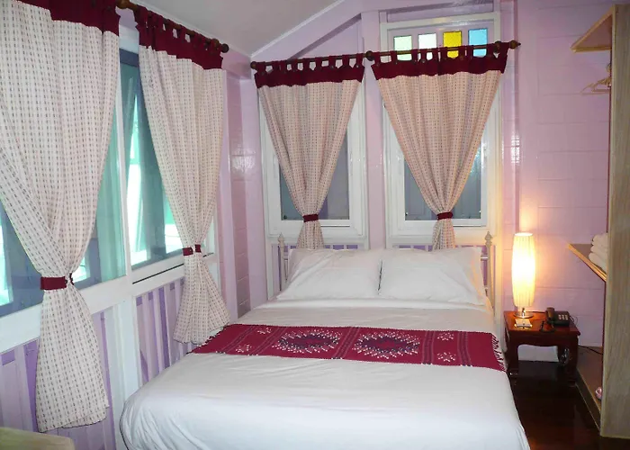 Samsen Sam Place 홈스테이 방콕