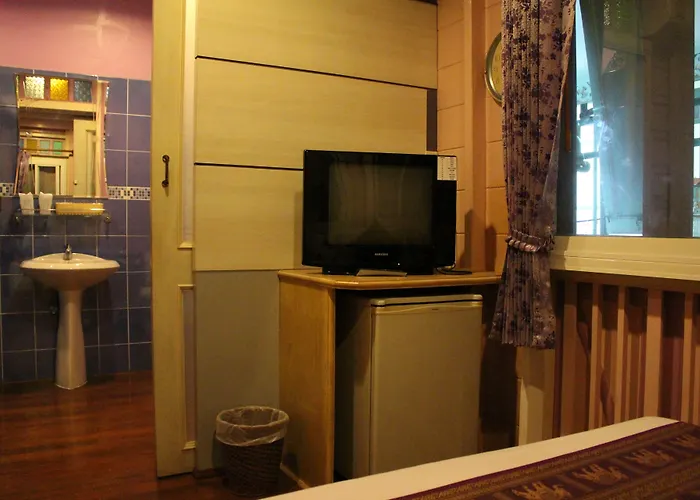 Samsen Sam Place 홈스테이