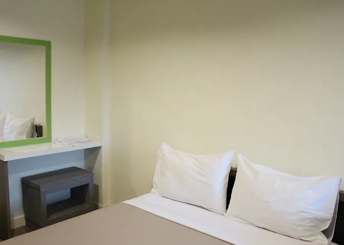 Samsen Sam Place