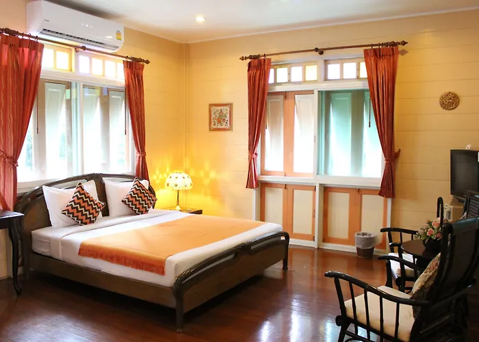 Samsen Sam Place * 방콕